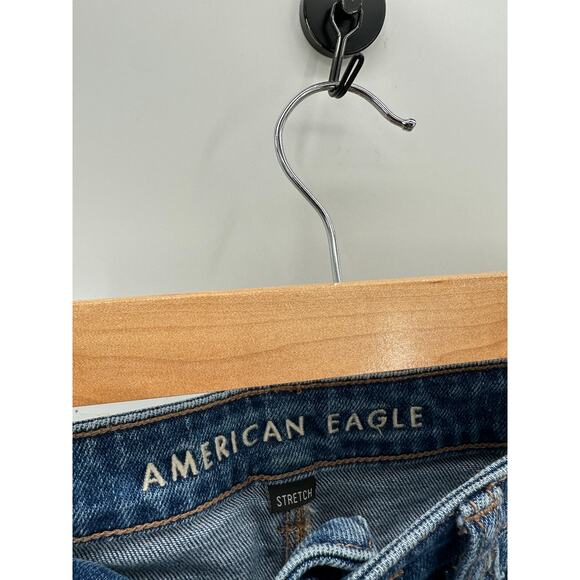 American Eagle Jeans Women 6 LONG Blue Medium Wash Distressed Denim Mom - Picture 5 of 9